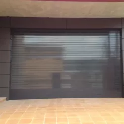 Puerta de garaje terminada en Navàs