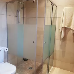 Trabajo finalizado de mampara de baño