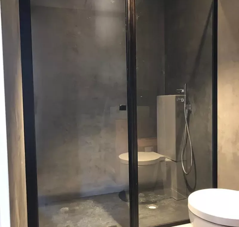 Mampara de baño terminada en Navàs