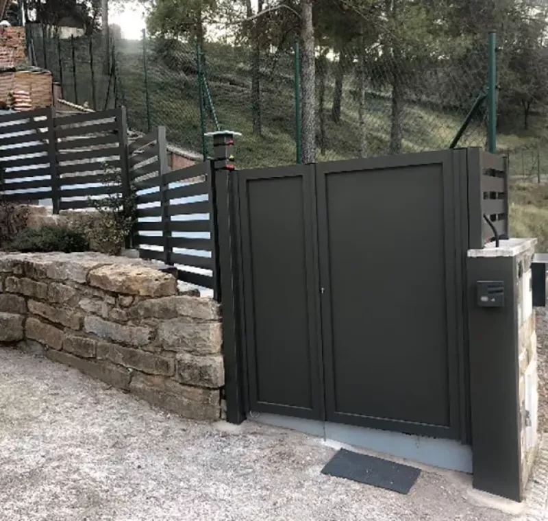 Vallas exteriores en Navàs