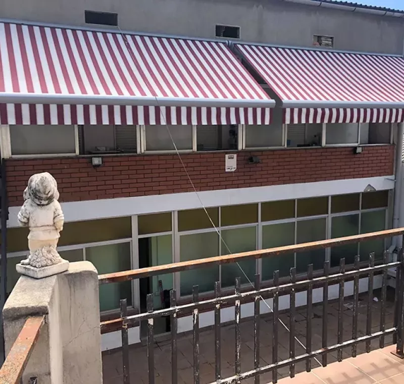 Toldo terminado en Navàs