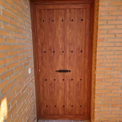 Puerta de entrada a medida finalizada