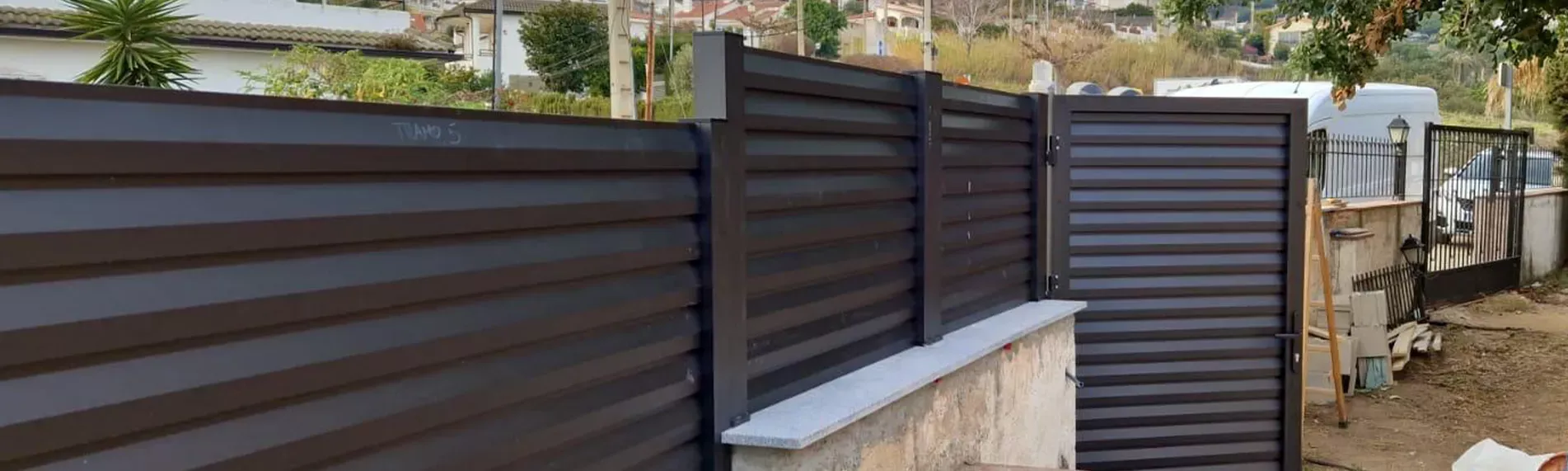 Vallas Aluminis Garsan